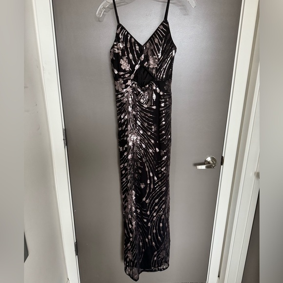 Y2K Haute Monde Black and Silver Sequin Maxi Dress - Picture 4 of 7